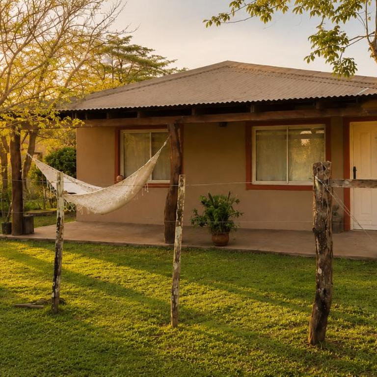 Casa de Pueblo en Iberá - cabaña para 4 huéspedes - Two-Bedroom House - 1