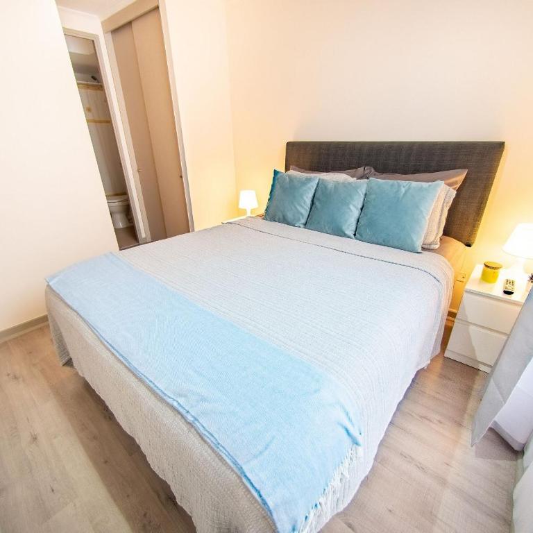 AR APT Furnished apartment in the Historic District near the Metro in Cumming - Apartment with Balcony - 5