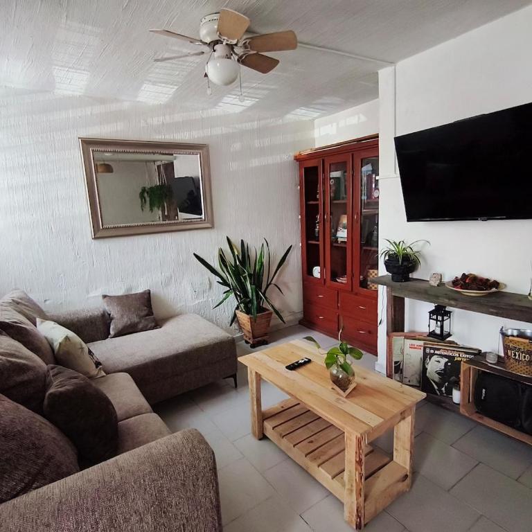 Casita Serenata, Perisur, Linea1Tren, Macrobus, CRIT - One-Bedroom Apartment - 1