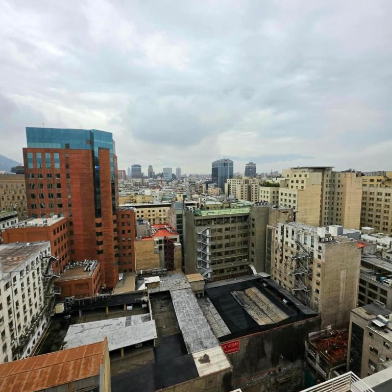Amplio alojamiento con balcón cerca de La Moneda - Apartment with City View - 12