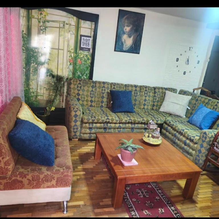 Agradable minidepartamento ambato, cerca de todo - Habitación Triple Básica con baño compartido - 2