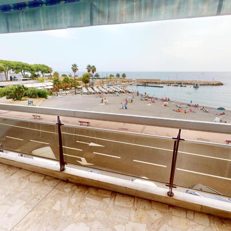 Appartement climatisé avec parking face mer - Apartment mit 1 Schlafzimmer - 2
