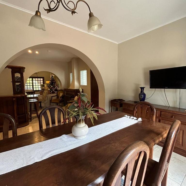 Importante casa en Fisherton - Four-Bedroom House - 23