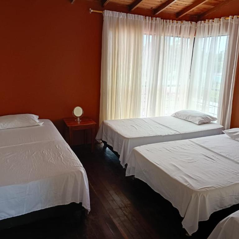 Hostal Brisa y Mar - Habitación Cuádruple con balcón - 4