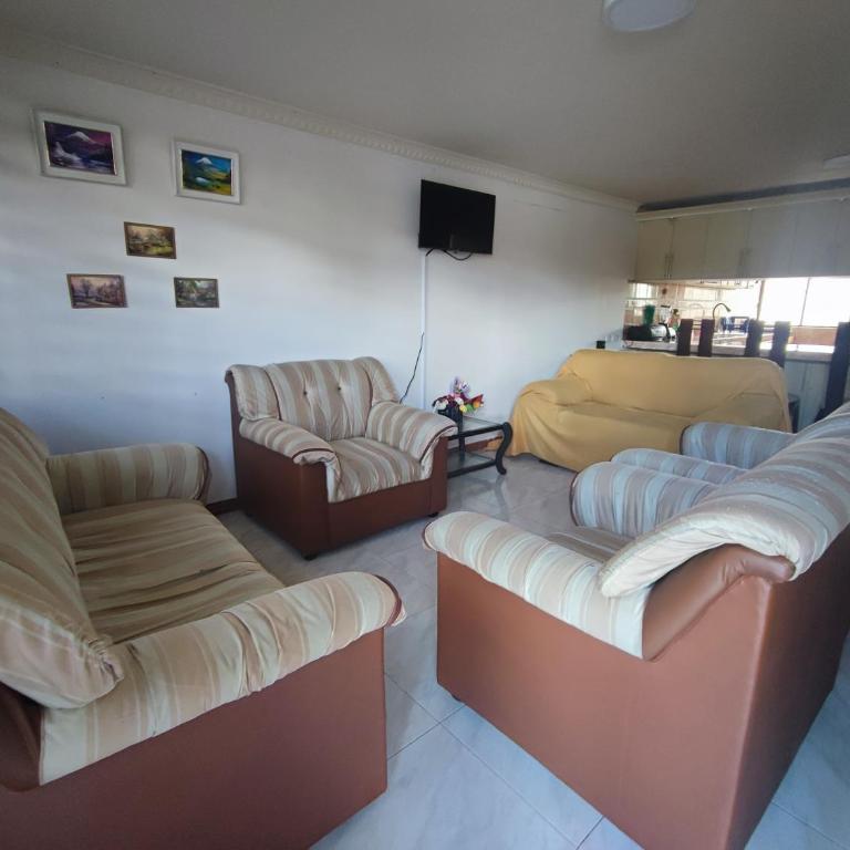Mini Departamento en Tulcán - Suite Familiar - 11