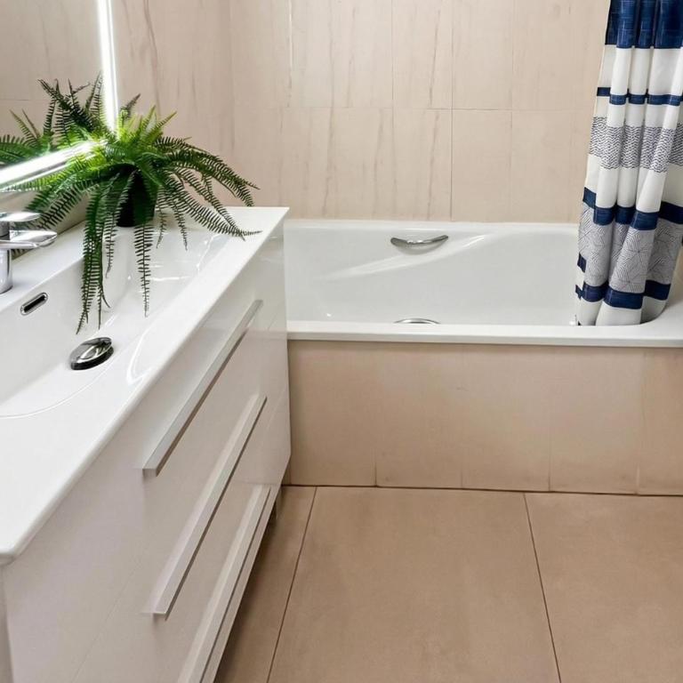 Mi Capricho beach front sea view & pool - Happy Rentals - Apartamento con vistas al mar - 9
