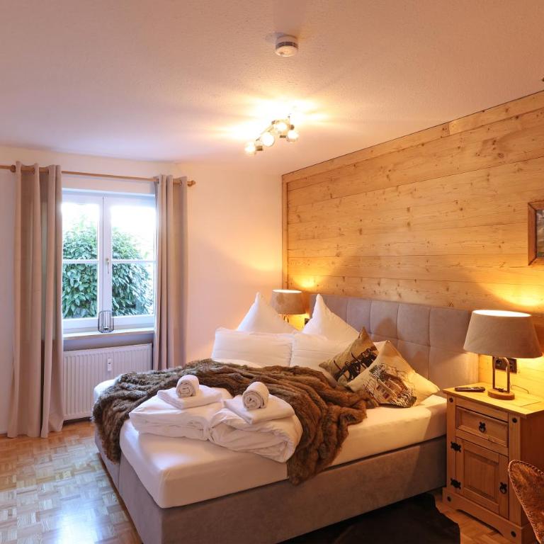 Ruhige Chalet-Style Suite am Kurpark neben der Therme - Apartment - 1