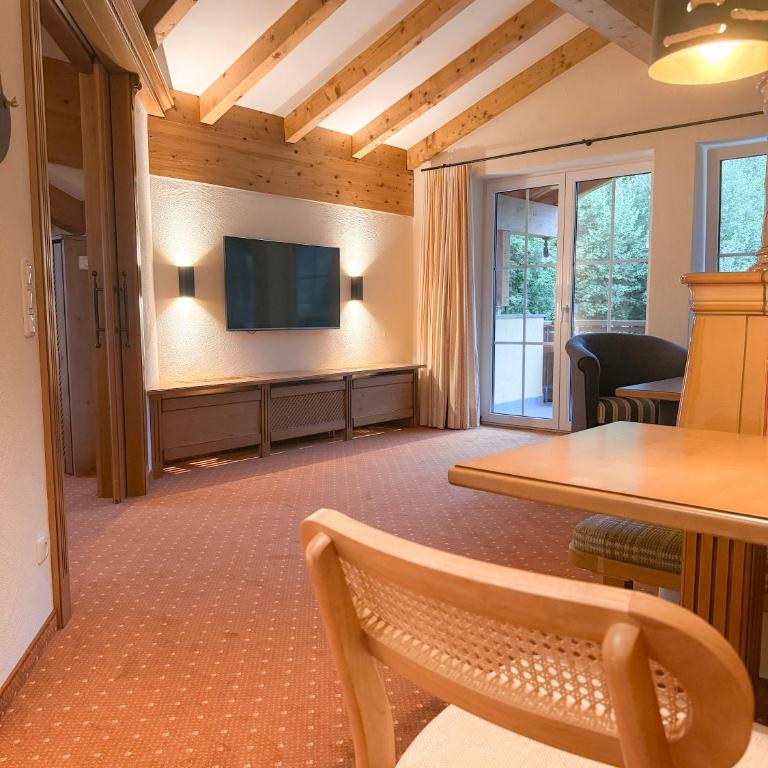 ALPURA Allgäu - Hotel, Gym & Sauna - Suite mit Bergblick - 2