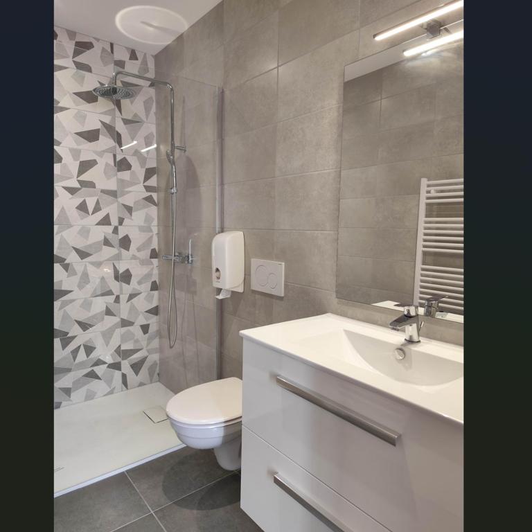 Hôtel Agena - Appartement 2 Chambres avec Balcon - 1