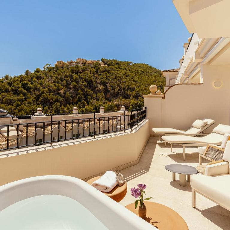 ZEM Wellness Clinic Altea - 5 Stars Grand Luxury - Suite con cama grande y balcón - 2