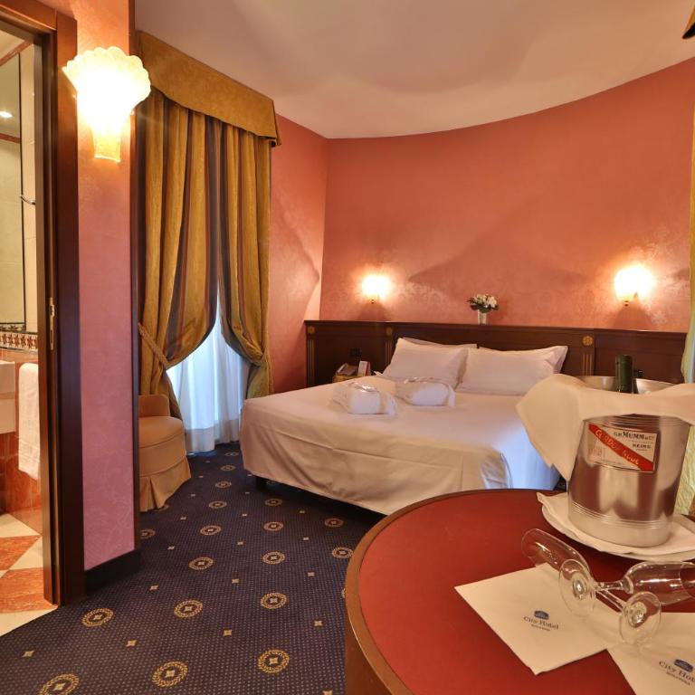 Best Western City Hotel - Junior Queen Suite - 2