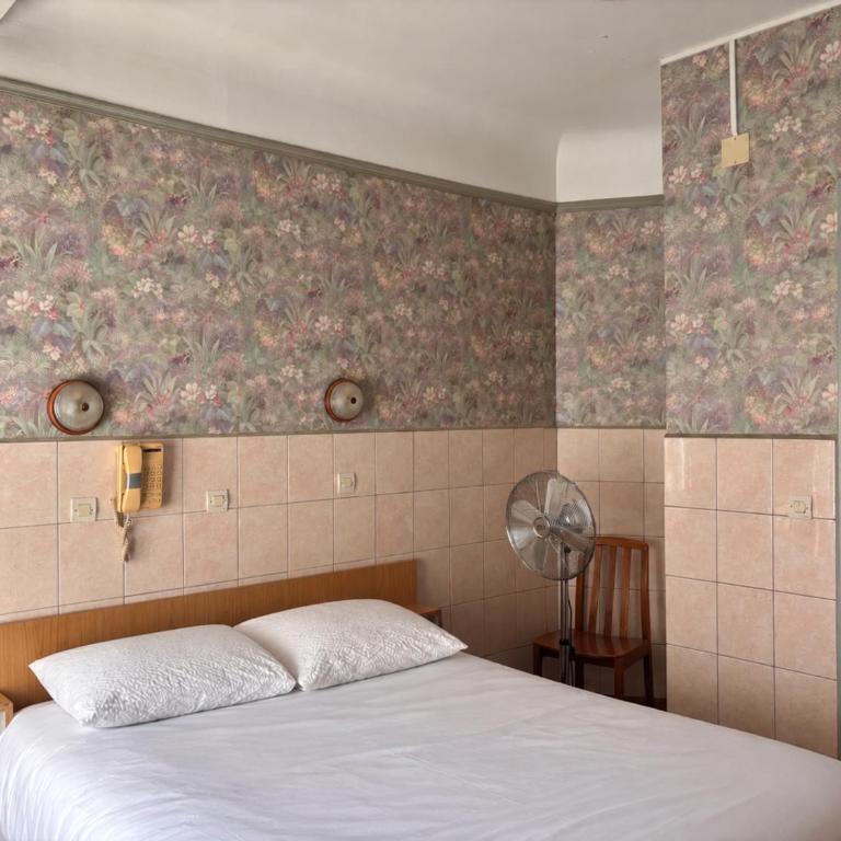 Hôtel de la Comète - Chambre Double Confort - 9