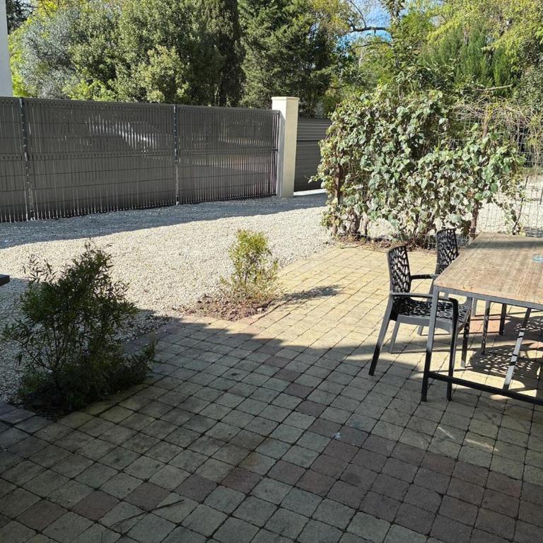 Mazet 2 chambres Île de la Barthelasse Avignon - Maison 2 Chambres - 12