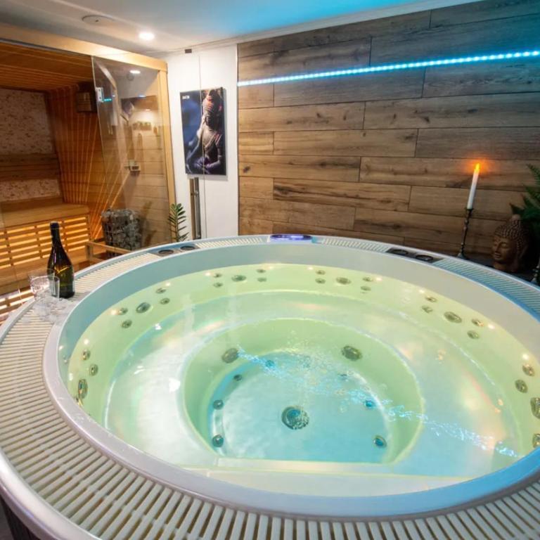 Rifugio Mont Blanc with private Jacuzzi & Sauna - Premium Apartment mit 3 Schlafzimmern - 5