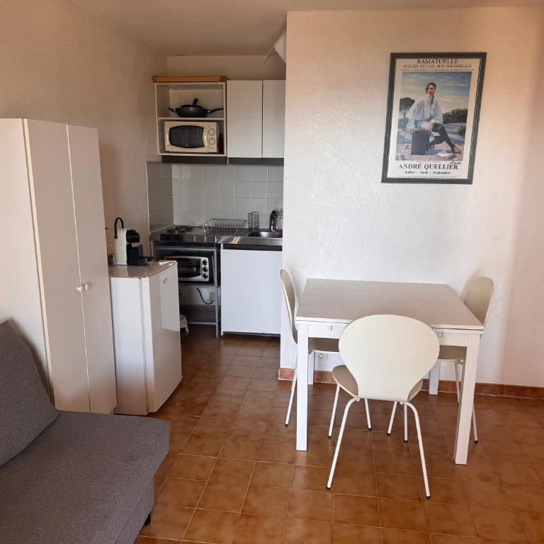 2 pièces cabine avec vue mer dans résidence avec piscine - Deluxe Apartment - 12