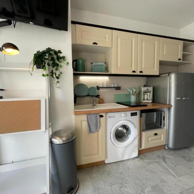 Studio à 300m Plage Clim Wifi Proche Gare - Appartement 1 Chambre - 2