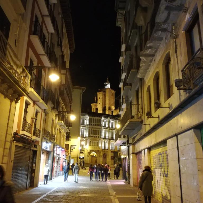 Calle Ansoleaga a 100 mts del Ayuntamiento - Apartment with Balcony - 25