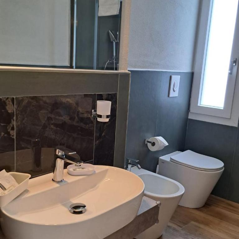 Tanari Rooms Bologna Centro & Fiera - Doppelzimmer mit eigenem Bad - 2