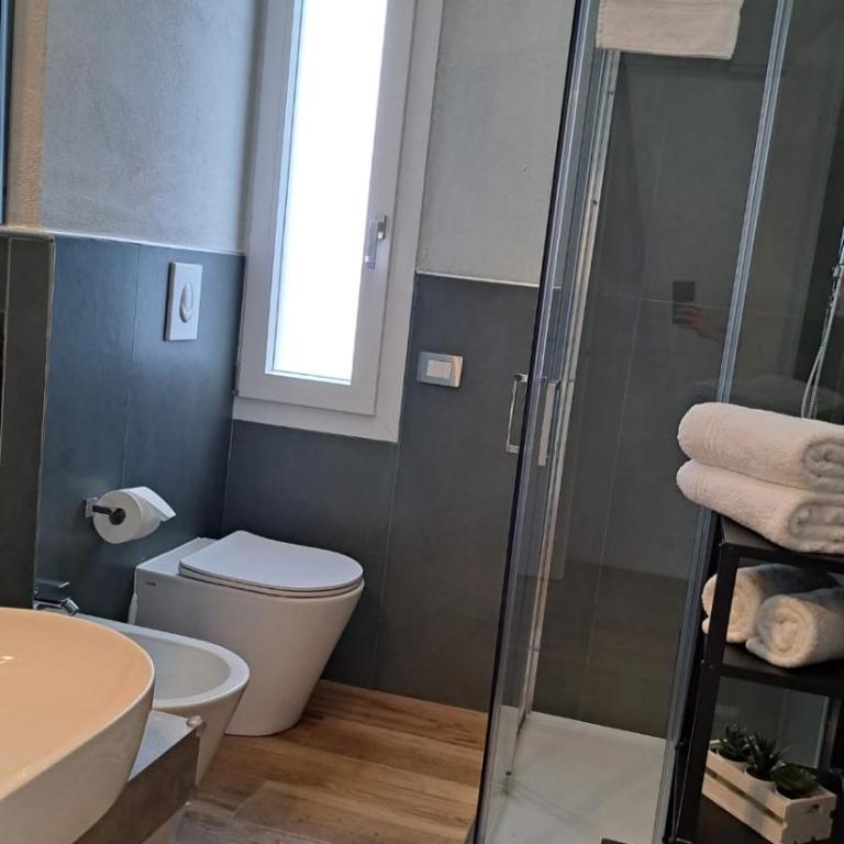 Tanari Rooms Bologna Centro & Fiera - Doppelzimmer mit eigenem Bad - 4