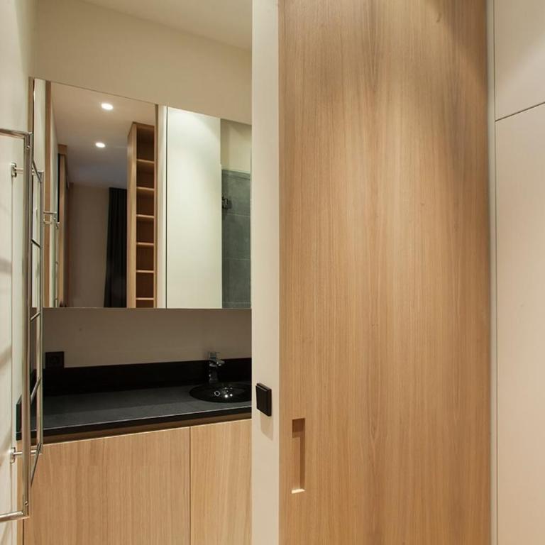 Cosy 1BR apartment with AC, next to Avenue Montaigne - Appartement 2 Chambres - 12
