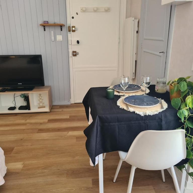 Studio Le Marlioz Parking Prive - 5 min du centre - Appartement 1 Chambre - 6