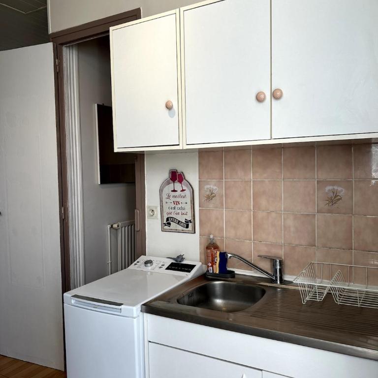 Studio Le Marlioz Parking Prive - 5 min du centre - Appartement 1 Chambre - 9