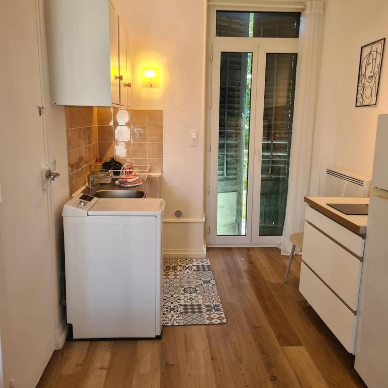Studio Le Marlioz Parking Prive - 5 min du centre - Appartement 1 Chambre - 13