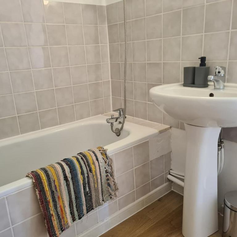 Studio Le Marlioz Parking Prive - 5 min du centre - Appartement 1 Chambre - 16