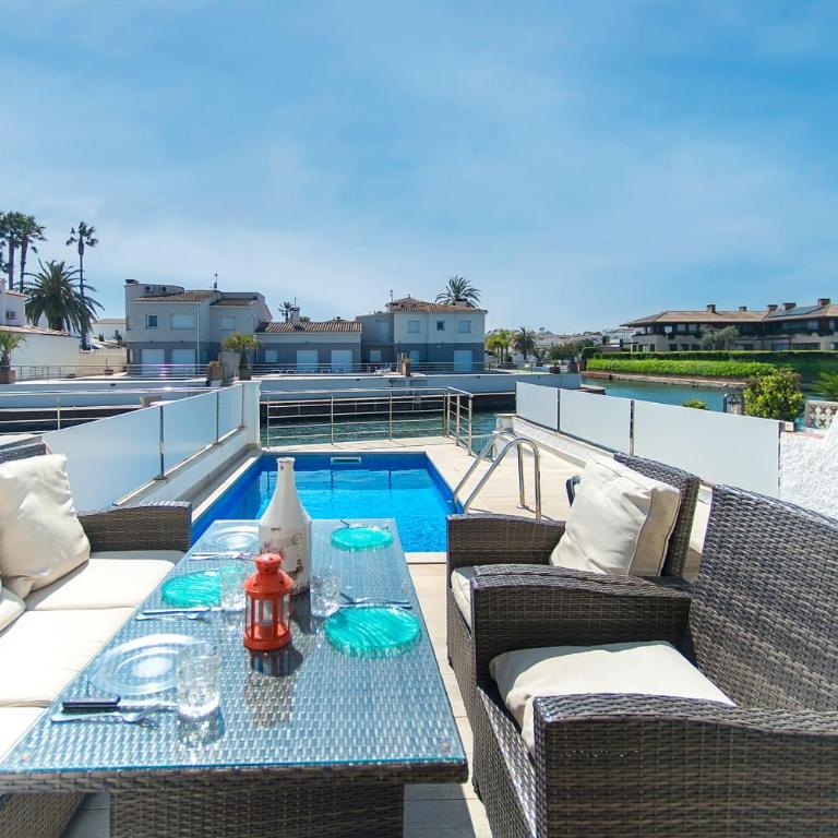 WELCS CASA 441 EMP con piscina y vista al canal - Villa con piscina privada - 2