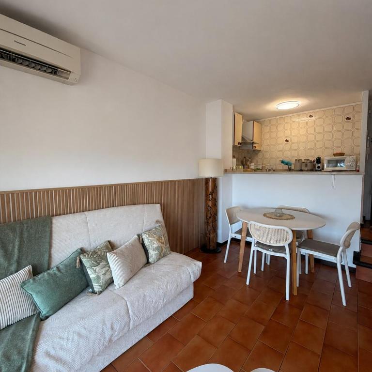 Cozy Apartment with Pool Near the Beach - Apartamento de 1 dormitorio - 9