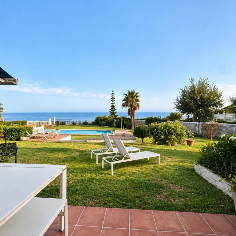 Adosado frente al mar, piscina y bbq en Calahonda Mijas - Dona lola 103 B - Casa Vacacional de 3 dormitorios - 1