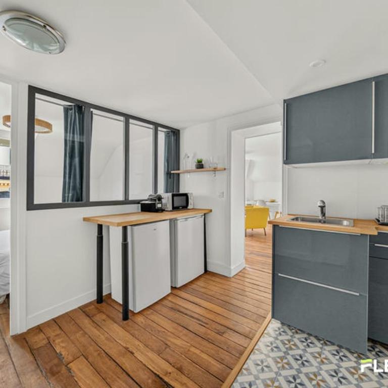 Charming 1BR between Trinité & Opéra Paris 9è - Apartment - 10
