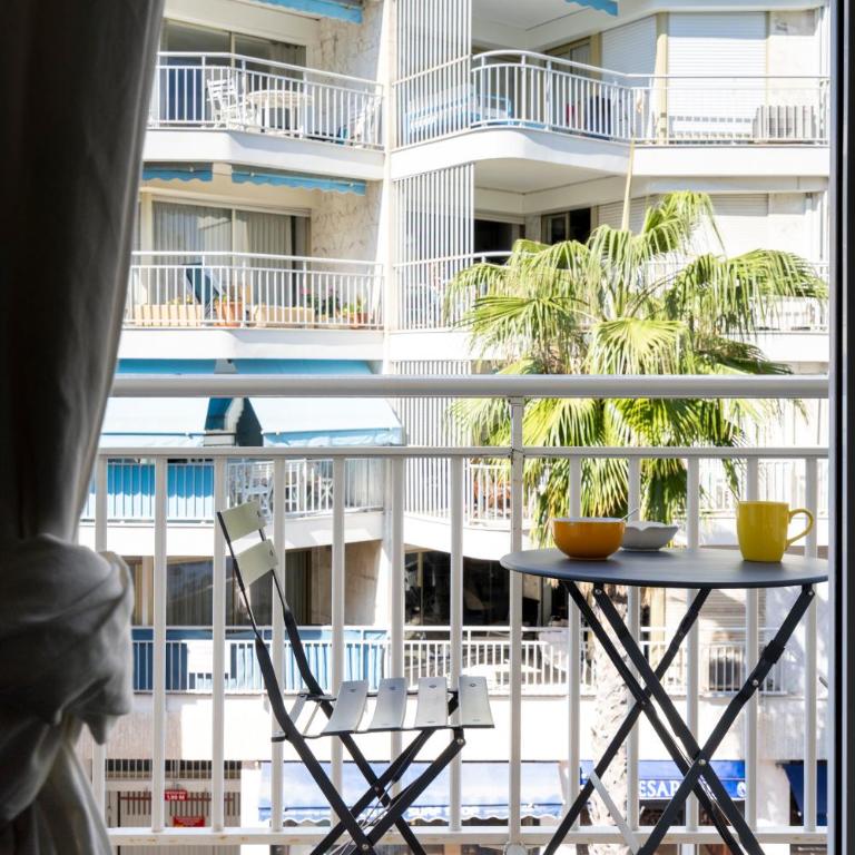 LE PALM BEACH aperçu mer avec balcon et proche des plages - Appartement 2 Chambres - Vue sur Mer - 3