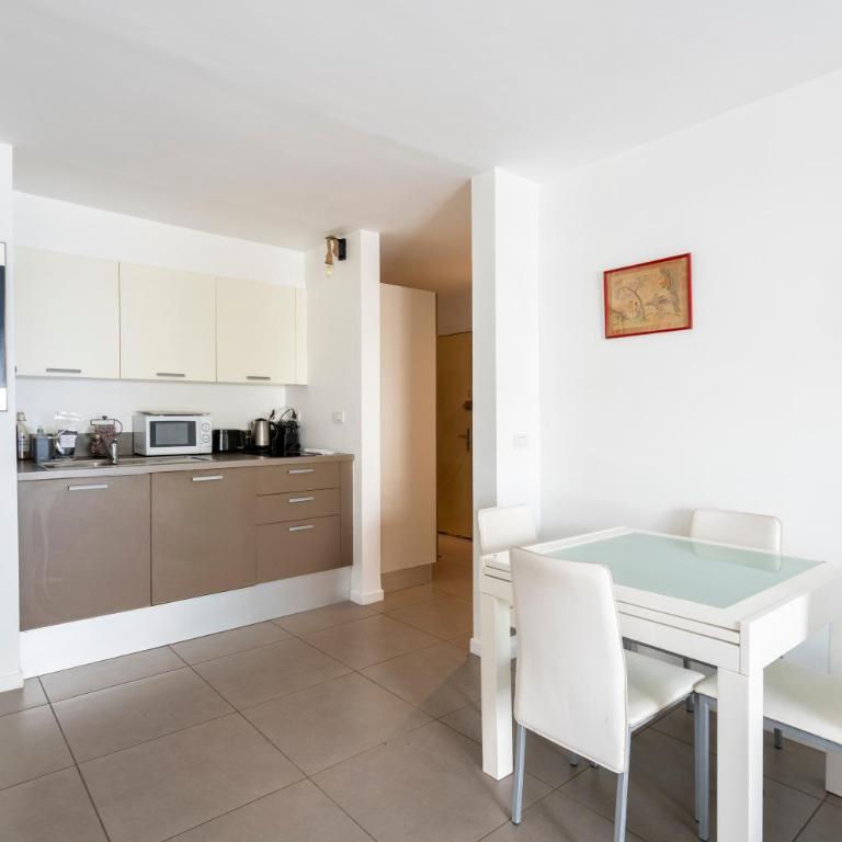 LE PALM BEACH aperçu mer avec balcon et proche des plages - Appartement 2 Chambres - Vue sur Mer - 22