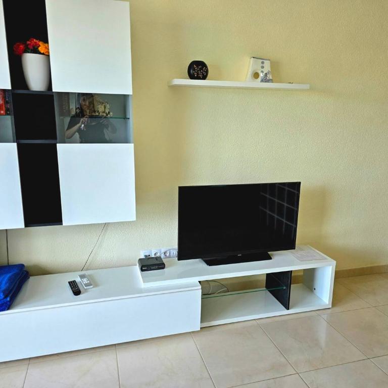 Studio in beachfront complex in El Duque area, Costa Adeje - One-Bedroom Apartment - 8