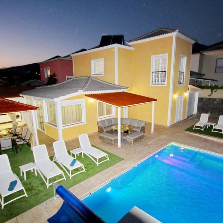 Amazing 5-bedroom villa in Costa Adeje - Villa - 26