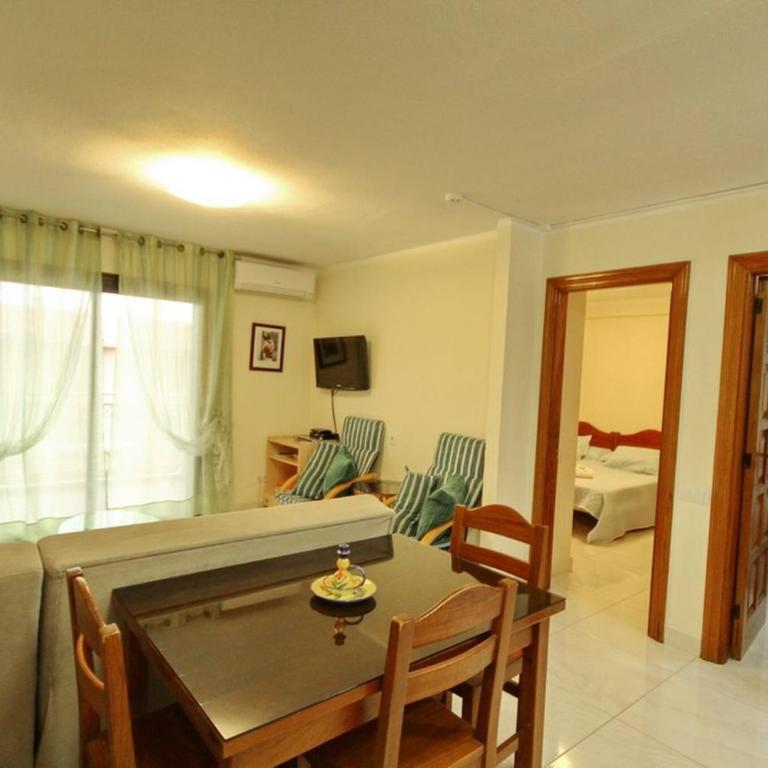 Two bedroom apartment in beachfront complex with pool in Playa de Las Américas. - Apartamento de 2 dormitorios - 11