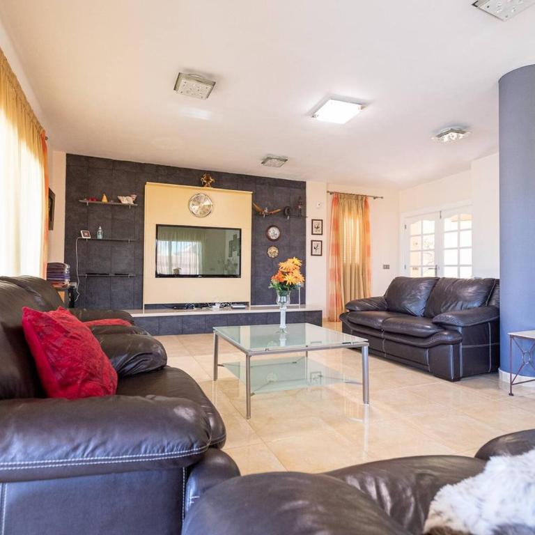 Villa with private pool and magnificent views - Villa - 4