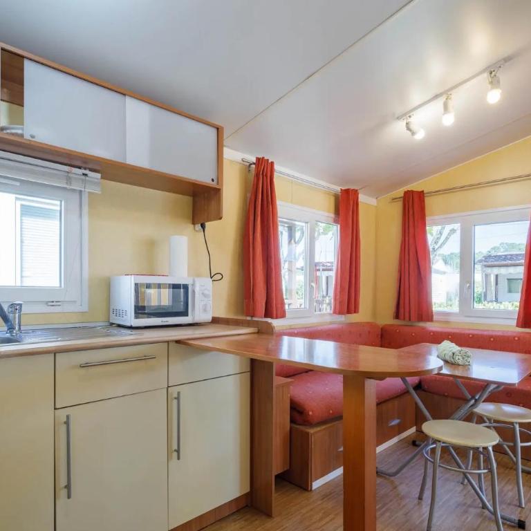 Bungalow D1 - Apartamento Deluxe de 2 dormitorios con vistas al jardín - 3