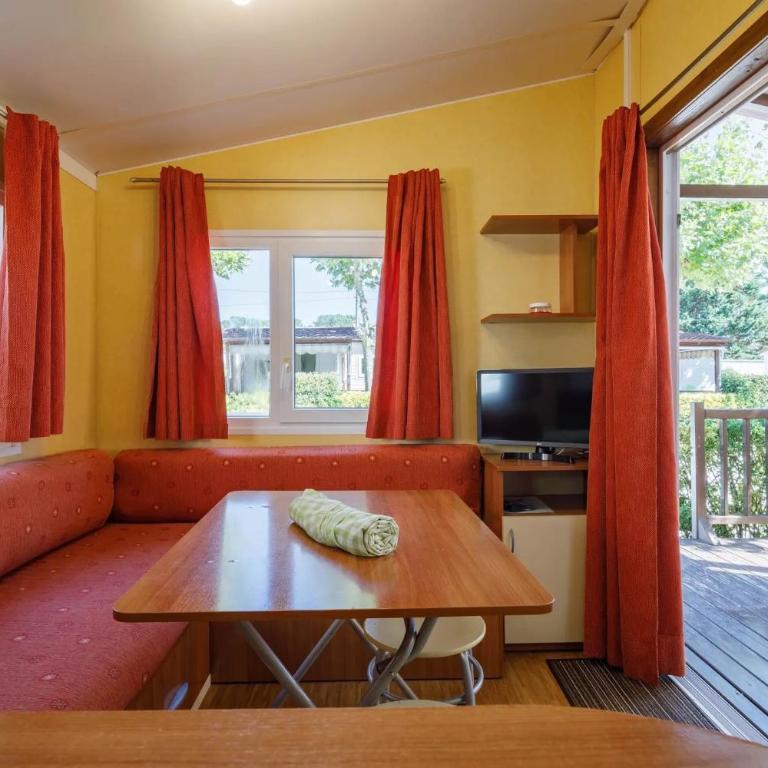 Bungalow D1 - Apartamento Deluxe de 2 dormitorios con vistas al jardín - 2