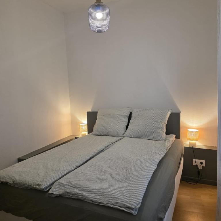 Appartement de charme au coeur de la ville - Two-Bedroom Apartment with Balcony - 6