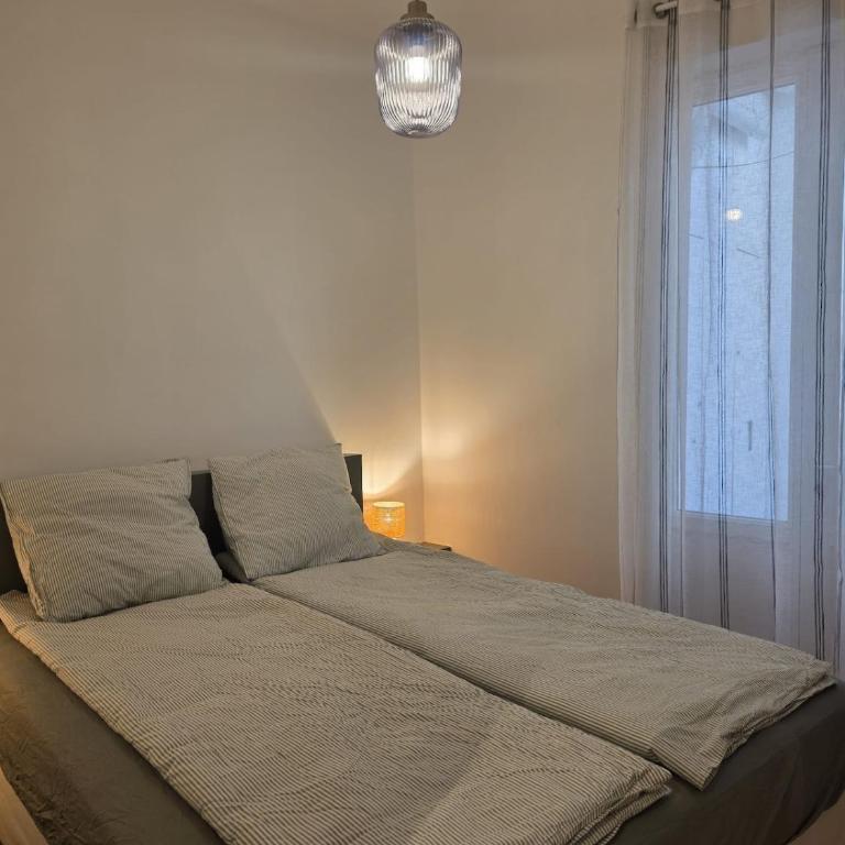 Appartement de charme au coeur de la ville - Two-Bedroom Apartment with Balcony - 11