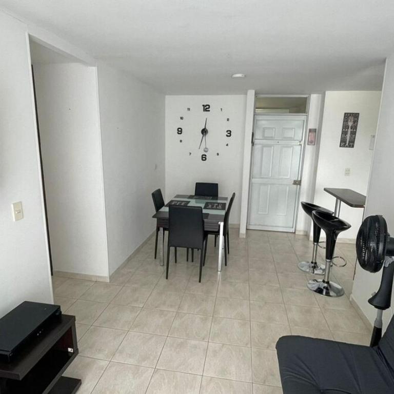 Apartamento en pereira amoblado con vista a la ciudad, 2 baños y piscina - Three-Bedroom Apartment - 14