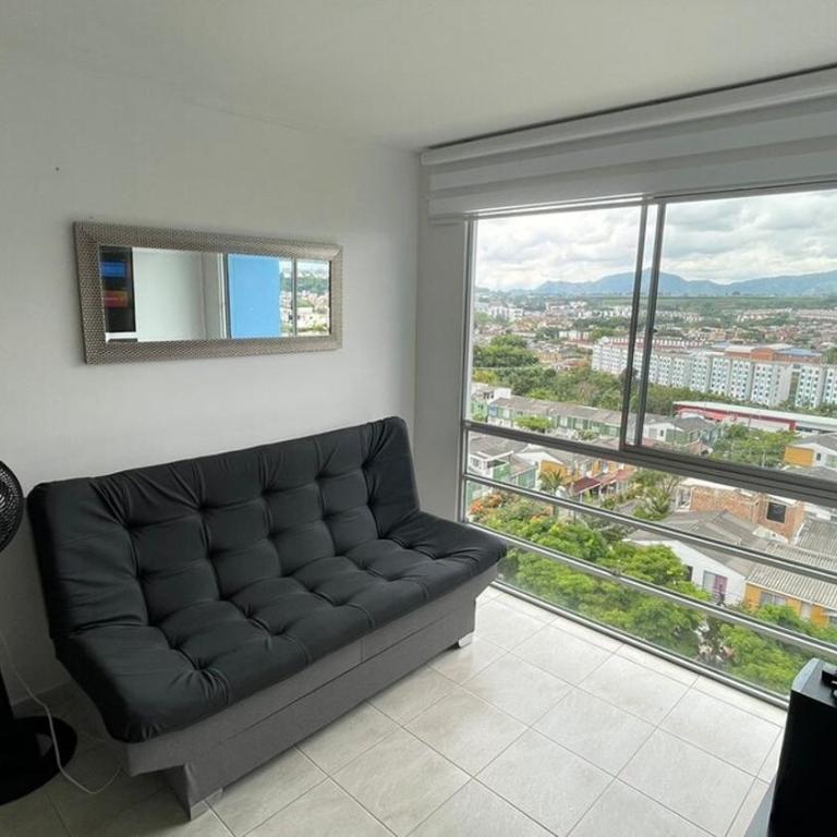Apartamento en pereira amoblado con vista a la ciudad, 2 baños y piscina - Three-Bedroom Apartment - 31