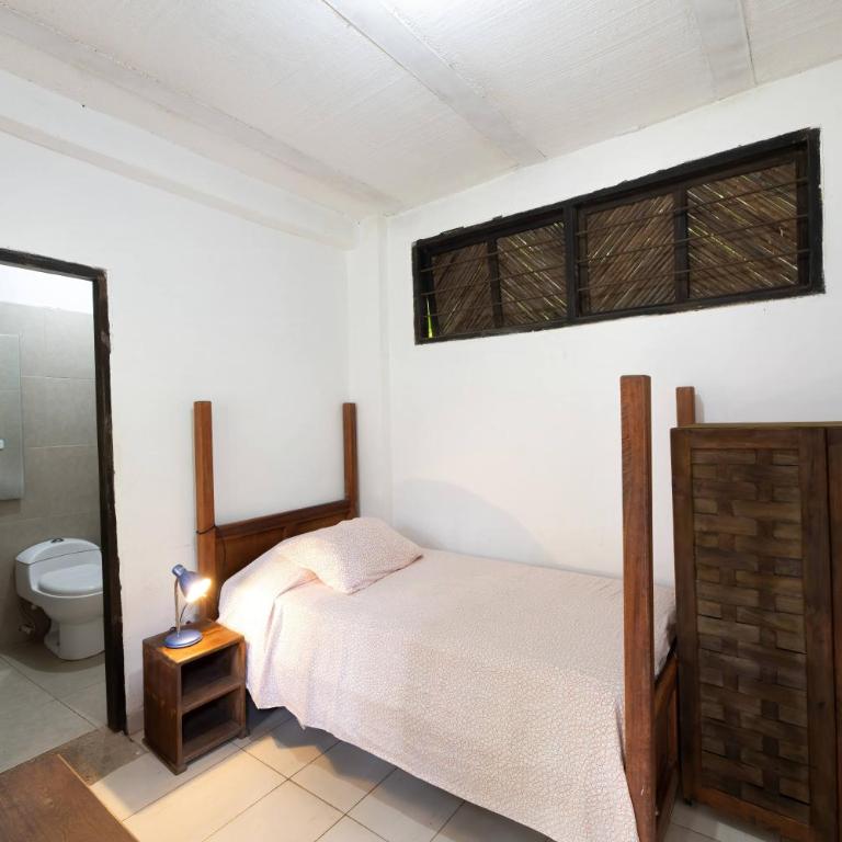 Hostal La Media Luna Palomino - Large Single Room - 1