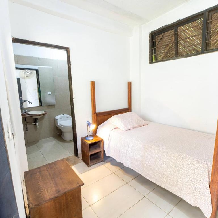 Hostal La Media Luna Palomino - Large Single Room - 3