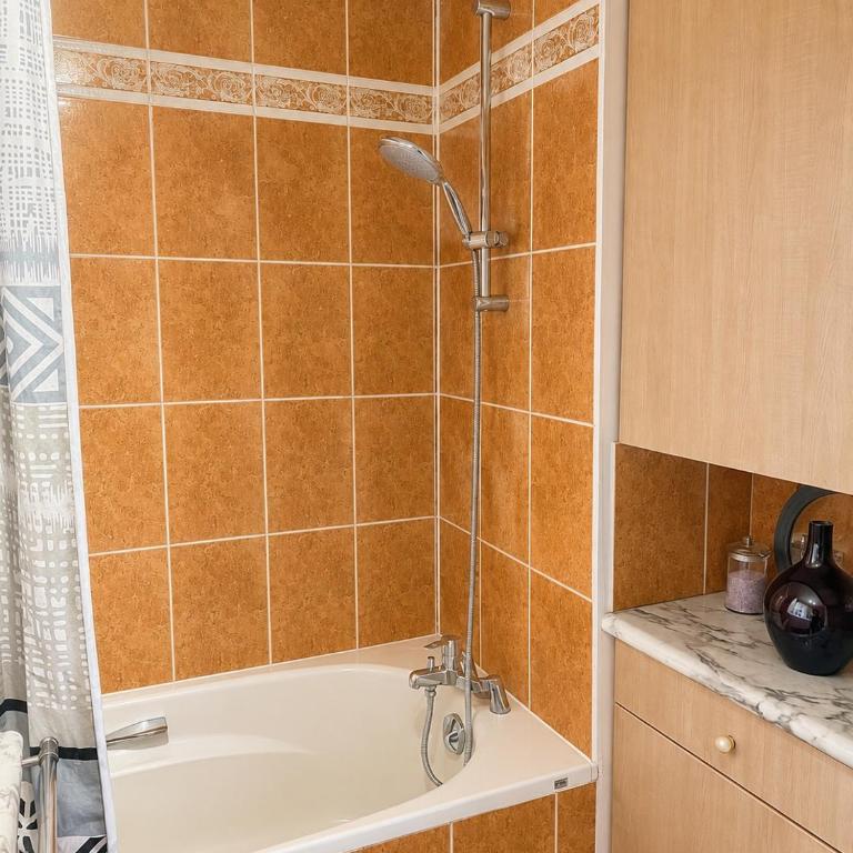 Appartement avec chambre, parking gratuit, mémorial - Appartement 2 Chambres - 5