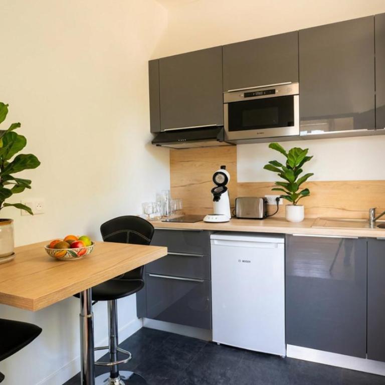 Louis 26 - Le manoir - Chambre Double avec Salle de Bains Privative - 7