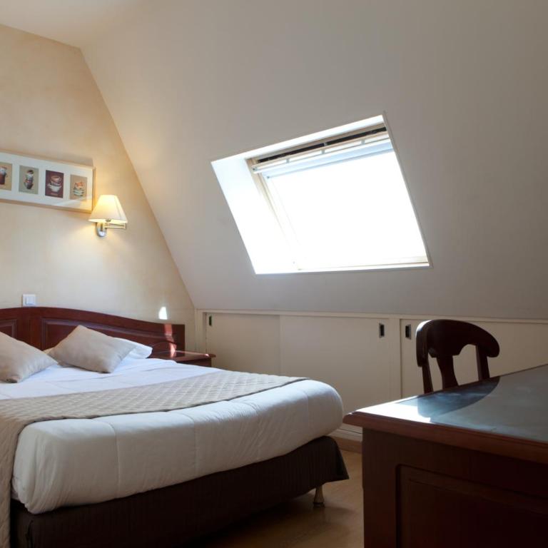 Hotel COSMOTEL MARAIS REPUBLIQUE PARIS - Chambre Lits Jumeaux - 4