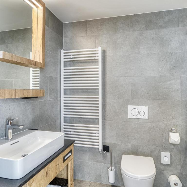 All-Suite Resort Fieberbrunn - Deluxe Apartment (2 Schlafzimmer) mit Balkon - 4